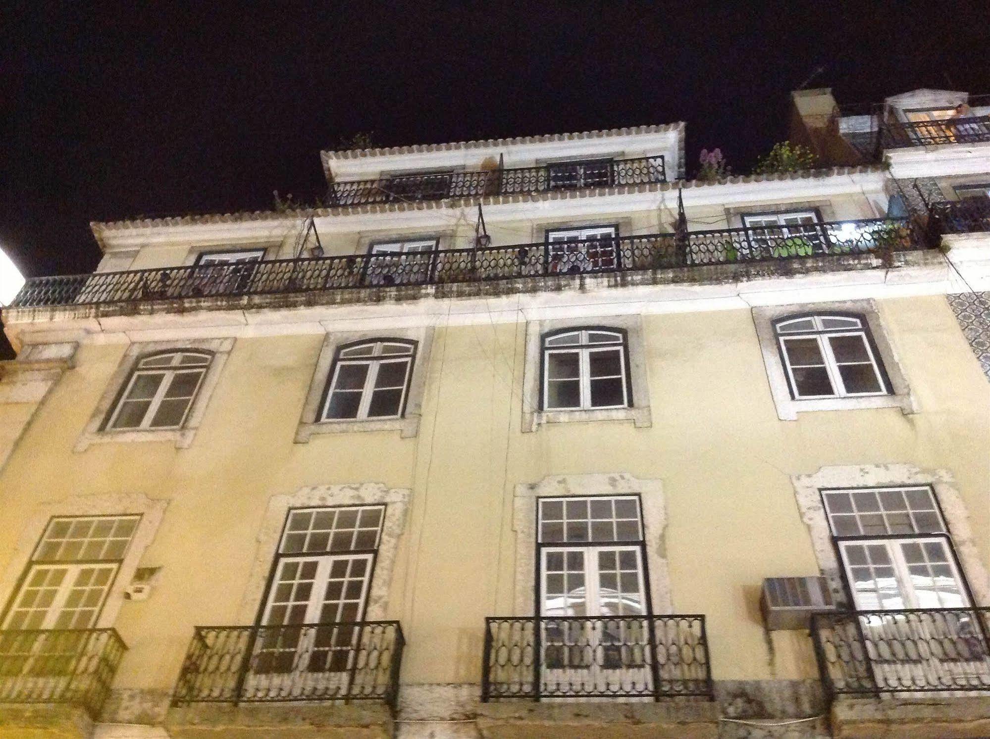 New Aljubarrota Guest House Lisbona Esterno foto